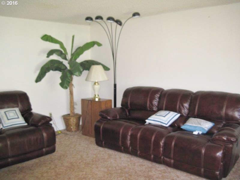 2210 Southwest Perkins Avenue Pendleton, OR 97801 - Photo 2 of 29 Gallery Image 2