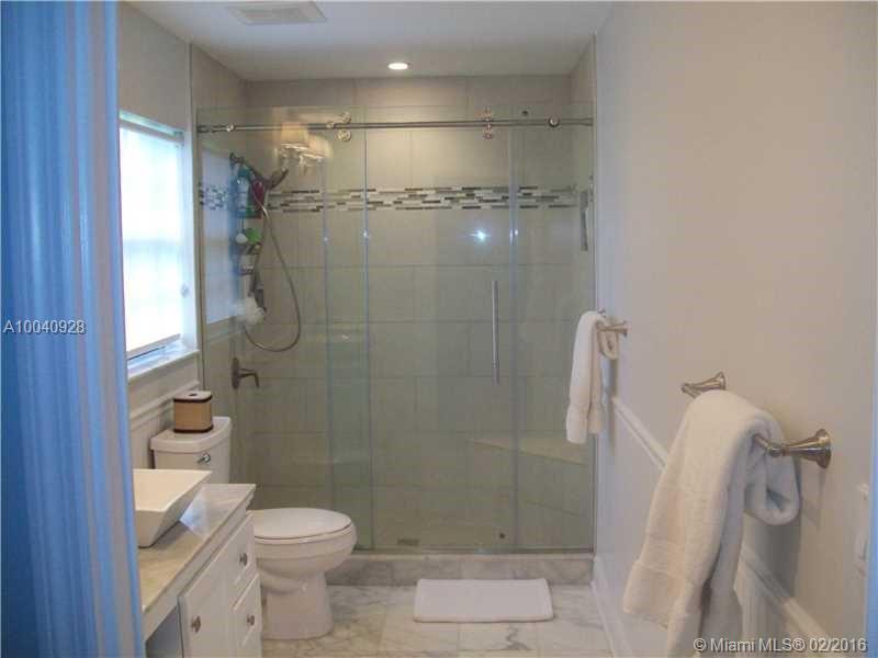 19650 Southwest 207th Avenue Miami, FL 33187 - Photo 22 of 34