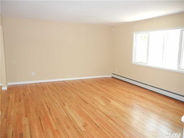 699 Meadow Road Smithtown, NY 11787 - Photo 6 of 15 Gallery Image 6