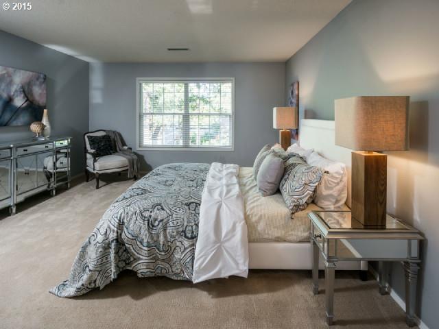 8520 Southwest Jamieson Road Portland, OR 97225 - Photo 4 of 15 Gallery Image 4