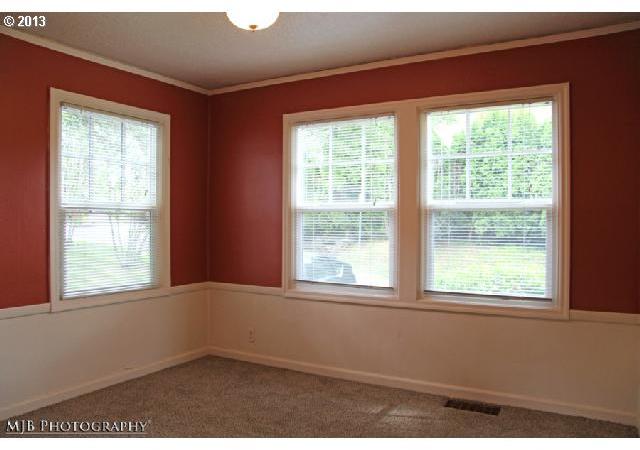 1126 Southwest Curry Street Portland, OR 97239 - Photo 7 of 13 Gallery Image 7