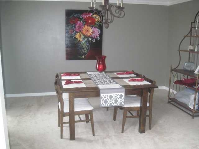 9171 Tryon Cove Memphis, TN 38018 - Photo 5 of 15 BEAUTIFUL DINING ROOM. GREAT MILLWORK.