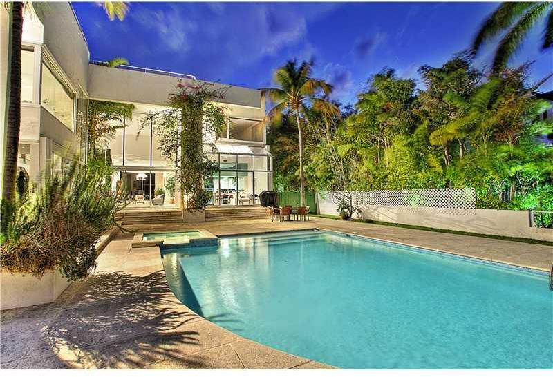 701 North Mashta Drive Key Biscayne, FL 33149 - Photo 11 of 19