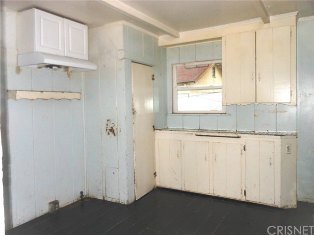 6220 Tyrone Avenue Van Nuys, CA 91401 - Photo 15 of 21