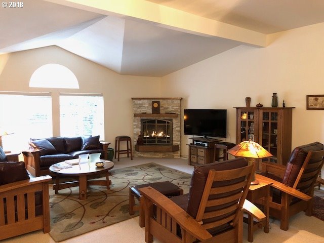 402 Sherwood Loop Florence, OR 97439 - Photo 5 of 32