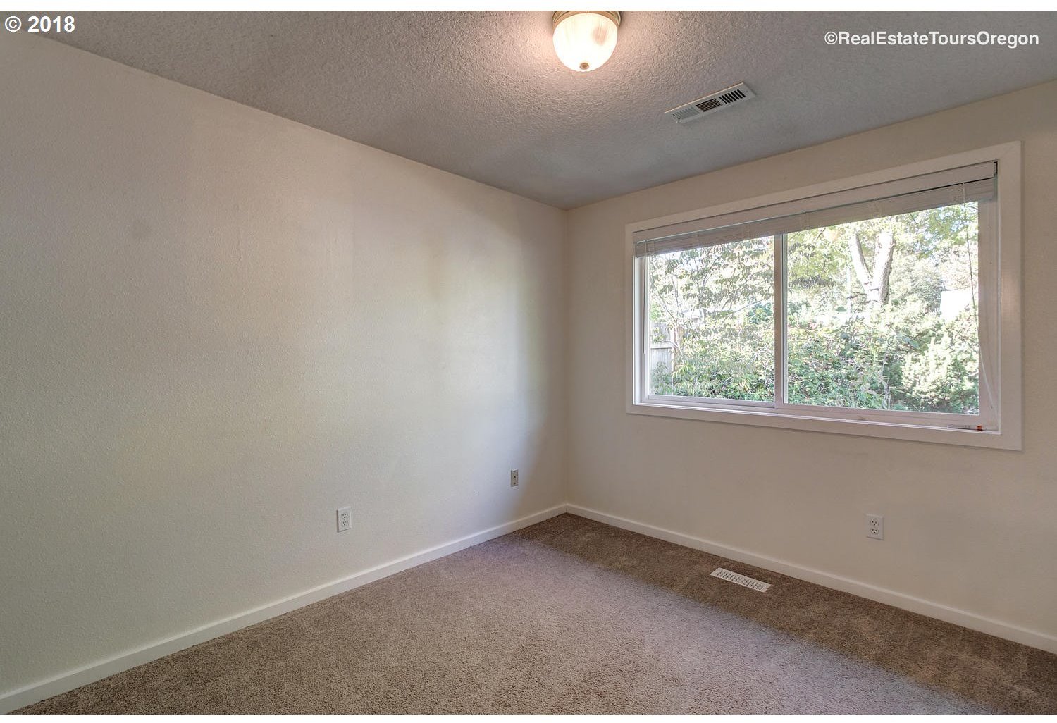 16570 Southwest Rigert Terrace Beaverton, OR 97007 - Photo 12 of 20 Gallery Image 12
