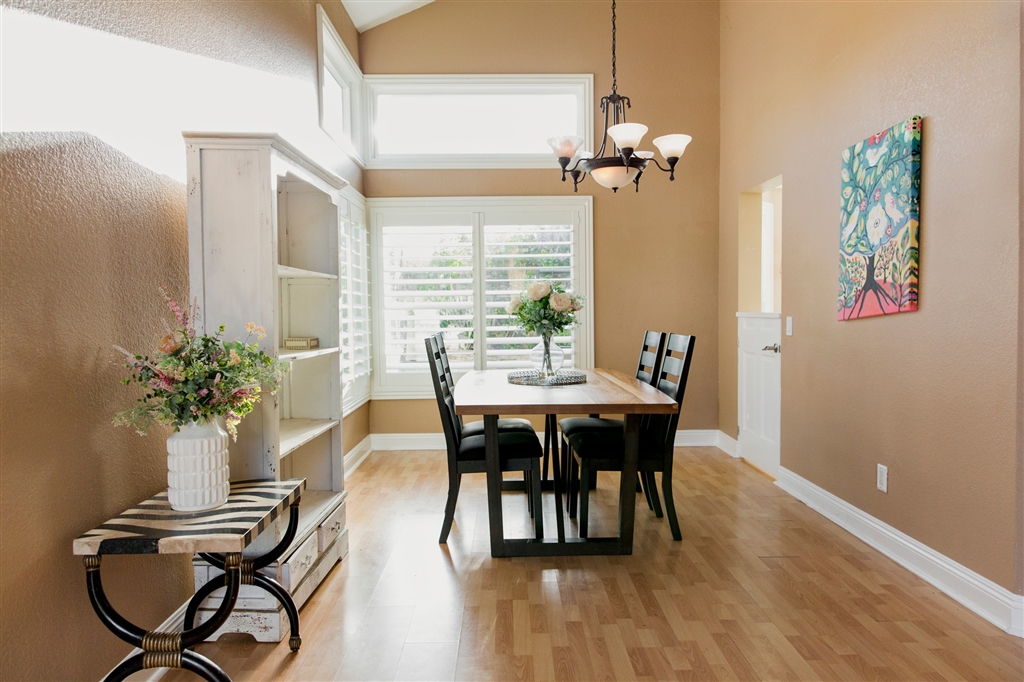 2105 Madiera Drive Oceanside, CA 92056 - Photo 5 of 25 Light and bright.