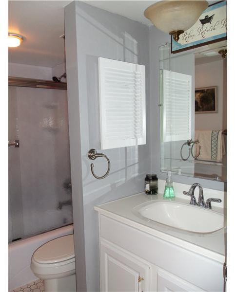 2034 Swallow Hill Road, Unit 307 Pittsburgh, PA 15220 - Photo 15 of 19