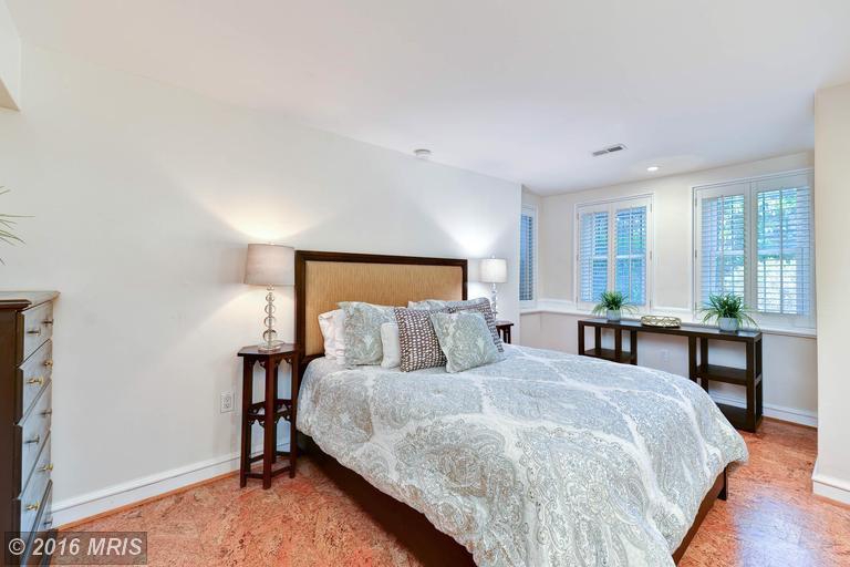 1302 R Street Northwest, Unit 1 Washington, DC 20009 - Photo 18 of 30