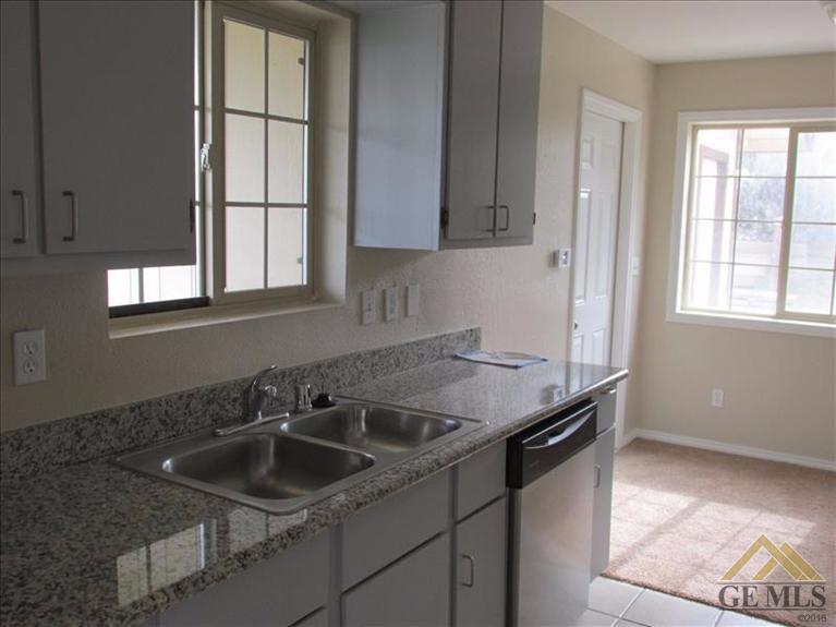 17841 Cavalcade Place Tehachapi, CA 93561 - Photo 4 of 23 Gallery Image 4