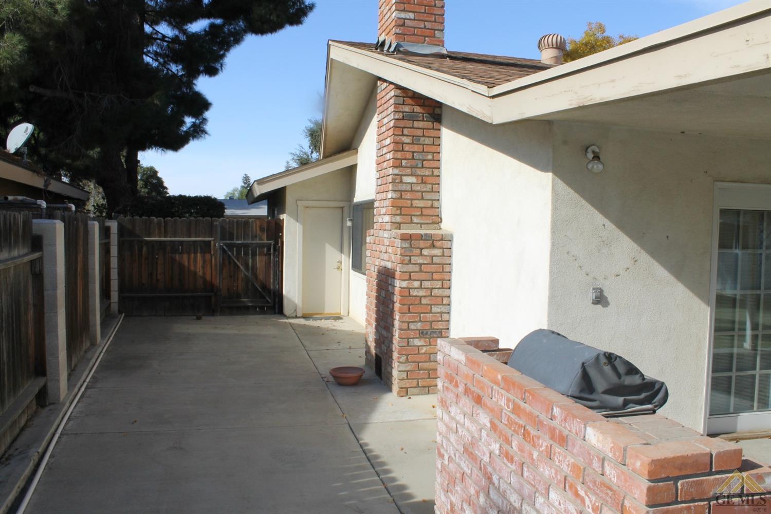 2300 Westminster Drive Bakersfield, CA 93309 - Photo 16 of 17