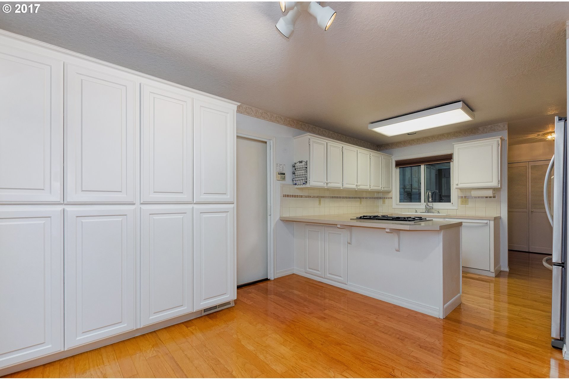 405 Southwest 70th Terrace Portland, OR 97225 - Photo 11 of 29 Gallery Image 11