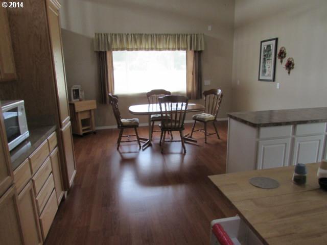686 Glengary Loop Road Roseburg, OR 97470 - Photo 11 of 16 Gallery Image 11