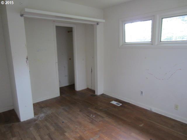 7828 Southwest Capitol Hill Road Portland, OR 97219 - Photo 12 of 16 Gallery Image 12