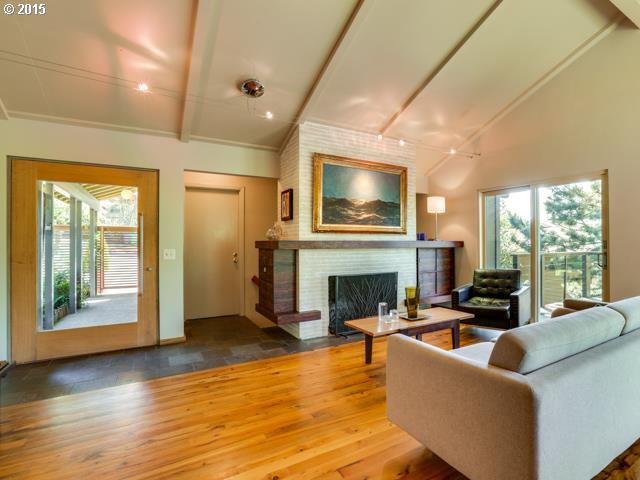 4409 Southwest Dosch Road Portland, OR 97239 - Photo 11 of 16