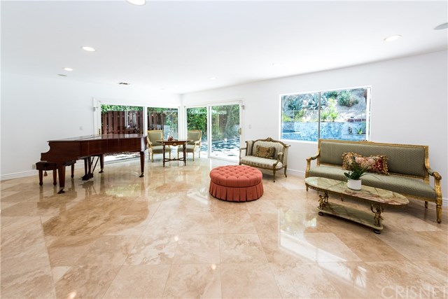 4450 La Barca Drive Tarzana, CA 91356 - Photo 4 of 28