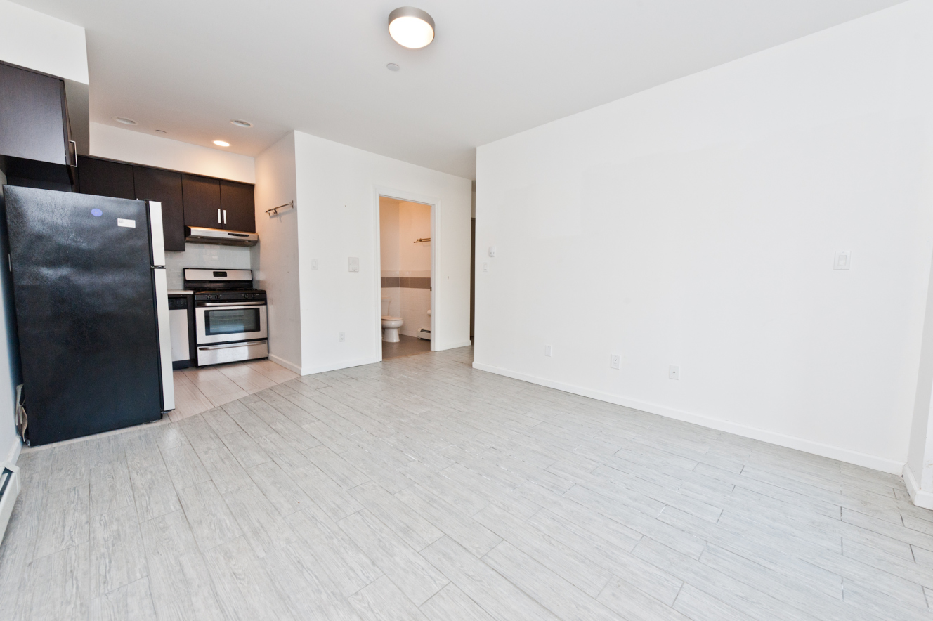 27-57 Crescent Street, Unit 1B Queens, NY 11102 - Photo 4 of 8