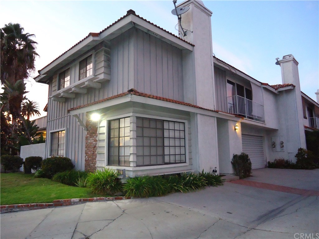 Welcome to 547 W. Duarte Road #A!  This is Your New Townhouse - an End Unit with Only One Common Wall.