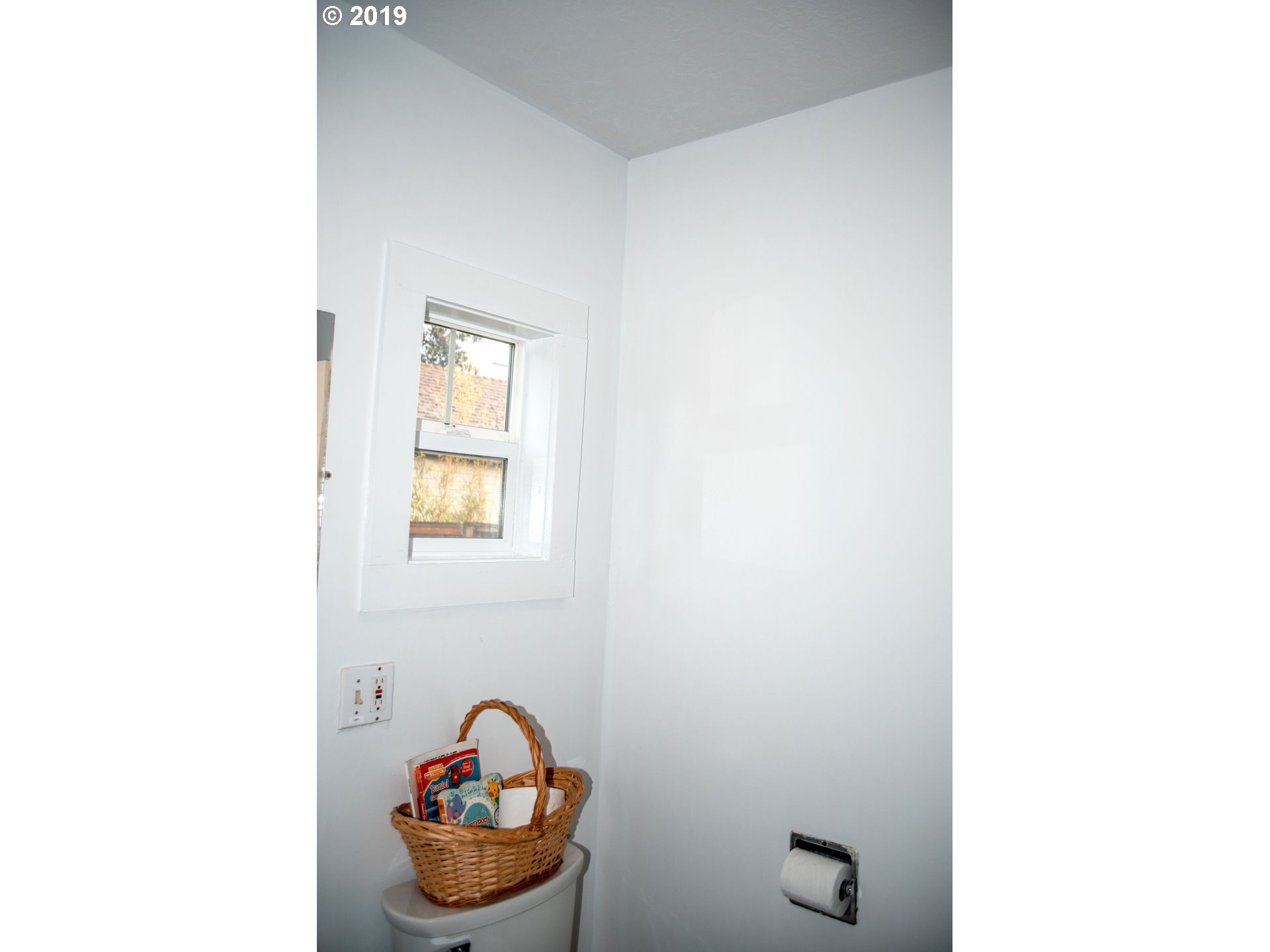 251 North 12th Street Springfield, OR 97477 - Photo 10 of 24 Gallery Image 10