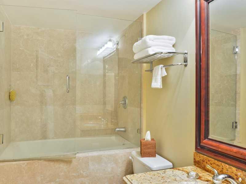 701 Brickell Key Boulevard, Unit 1402 Miami, FL 33131 - Photo 11 of 20