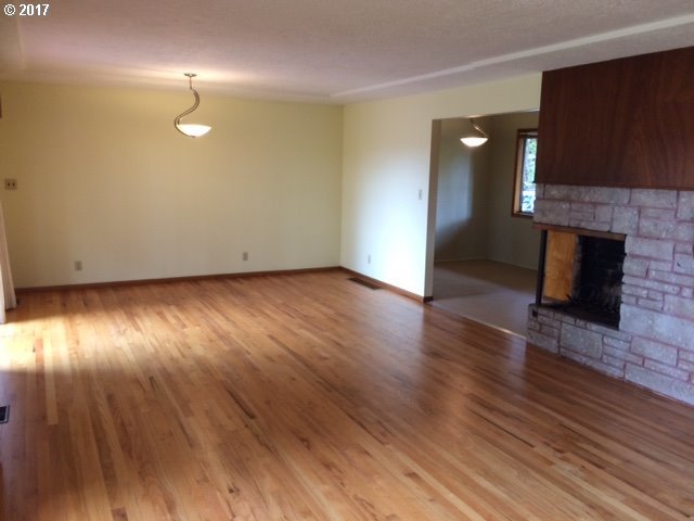 4311 Southwest Freeman Street Portland, OR 97219 - Photo 18 of 26 Gallery Image 18