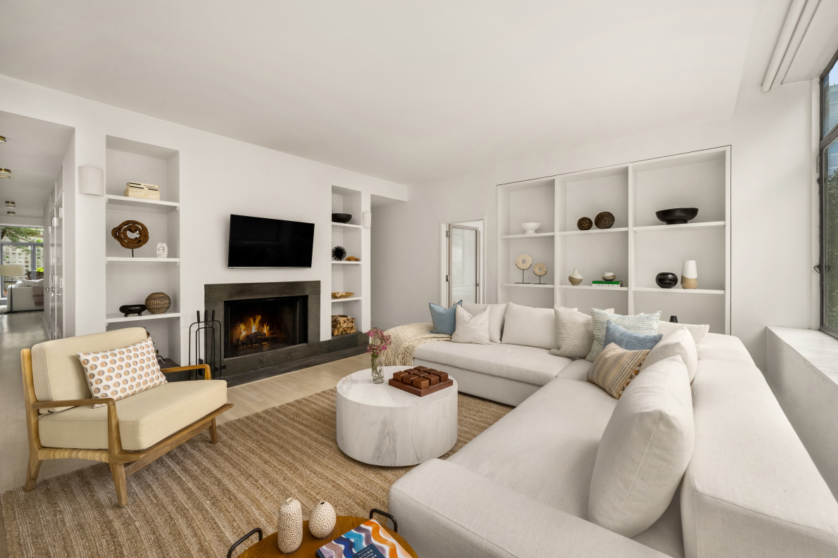 134 Charles Street, Unit The Flat Manhattan, NY 10014 - Photo 5 of 10