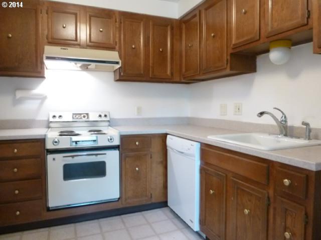 5133 Southwest Oleson Road Portland, OR 97225 - Photo 4 of 16 Gallery Image 4
