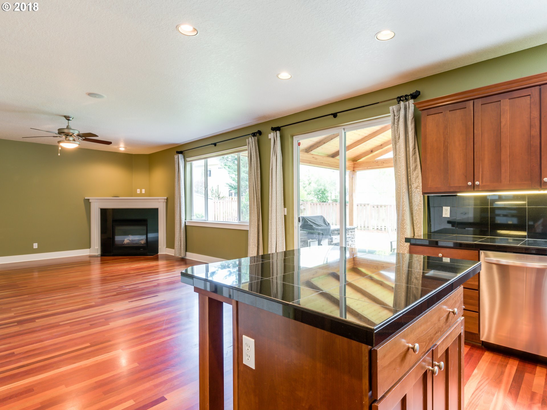 11184 Southwest Koller Street Tualatin, OR 97062 - Photo 7 of 29