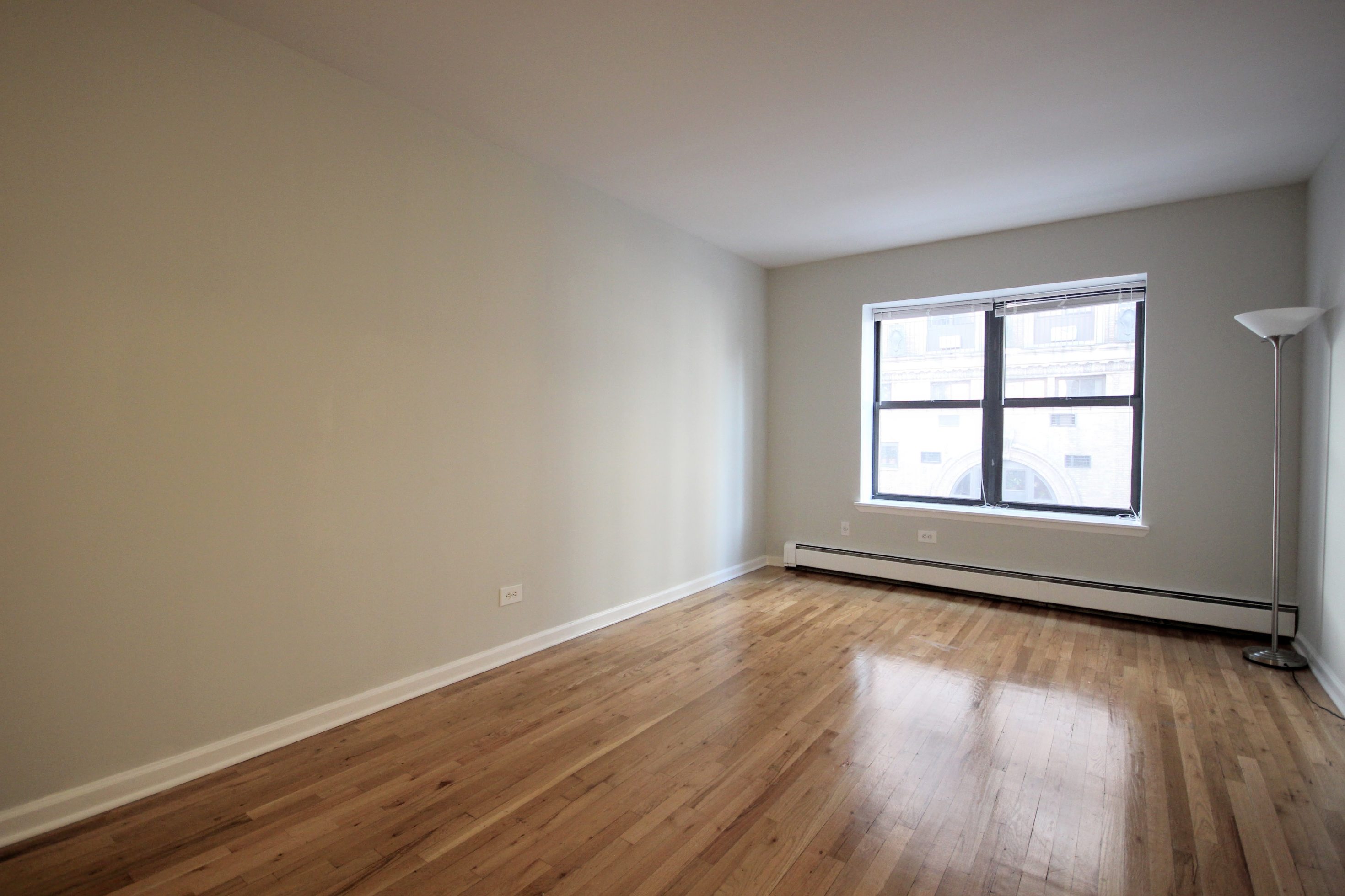 255 West 51st Street, Unit 4B Manhattan, NY 10019 - Photo 2 of 4