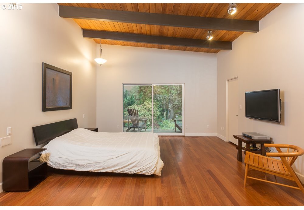 6433 Southwest Laber Road Portland, OR 97221 - Photo 5 of 27