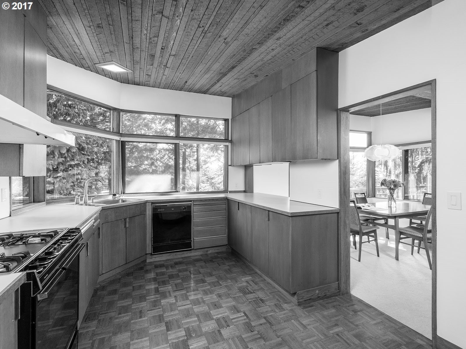 3136 Southwest Fairmount Boulevard Portland, OR 97239 - Photo 10 of 32 Gallery Image 10