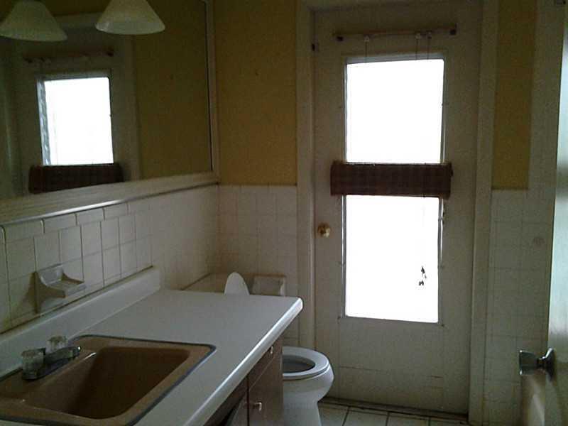 798 Southwest 15th Avenue Boca Raton, FL 33486 - Photo 8 of 10