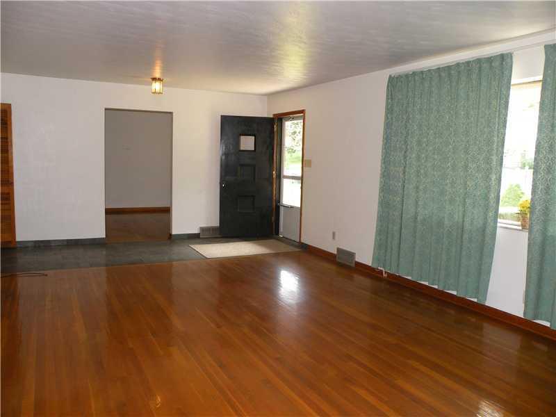 2031 Mohawk Road Upper St. Clair, PA 15241 - Photo 3 of 18