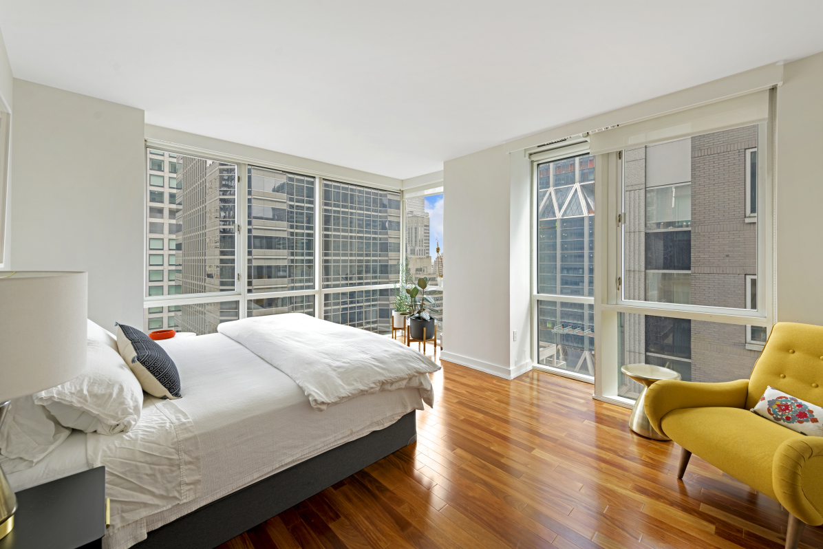 60 East 55th Street, Unit 33A Manhattan, NY 10022 - Photo 6 of 12