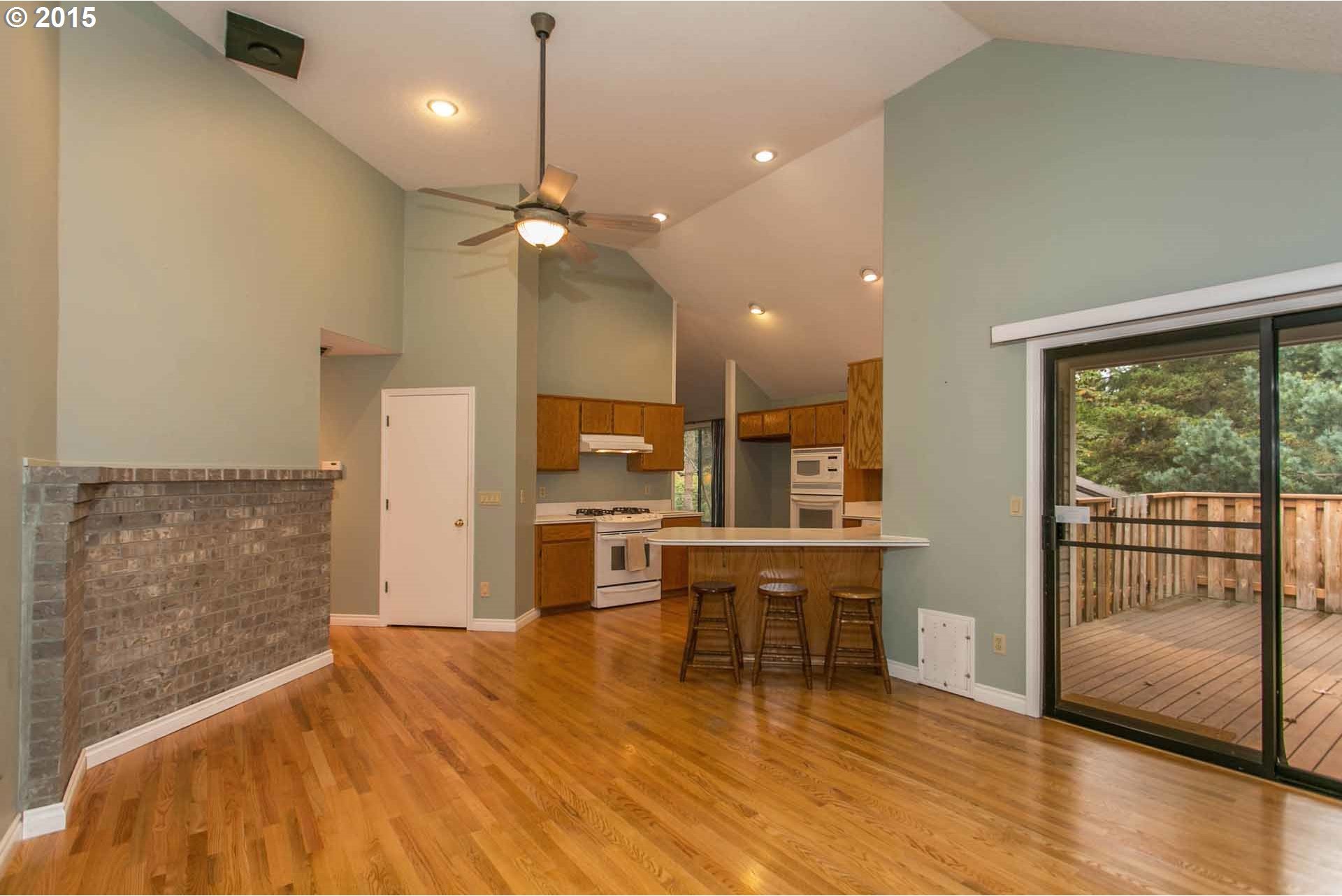 523 Southwest Colony Drive Portland, OR 97219 - Photo 12 of 25 Gallery Image 12