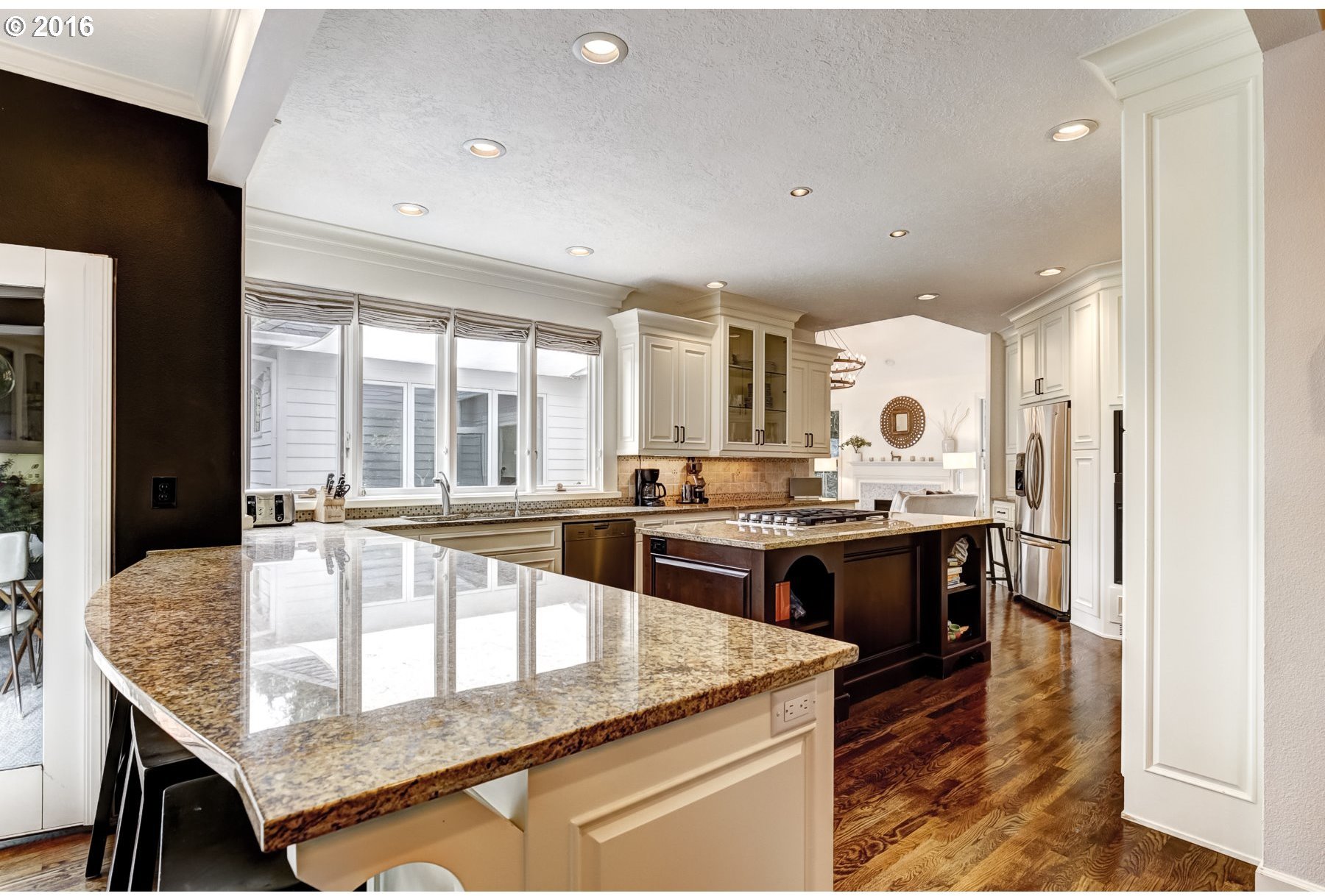 11511 Southwest Riverwood Road Portland, OR 97219 - Photo 12 of 32 Gallery Image 12