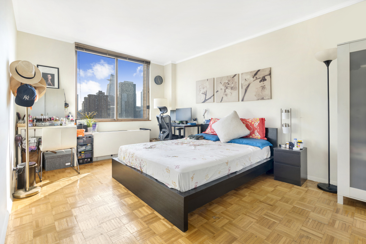 350 West 50th Street, Unit 22C Manhattan, NY 10019 - Photo 6 of 13