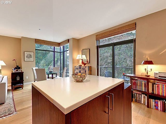 2351 Northwest Westover Road, Unit 708 Portland, OR 97210 - Photo 5 of 16 Gallery Image 5