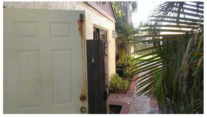7519 Southwest 95th Place Miami, FL 33173 - Photo 2 of 18