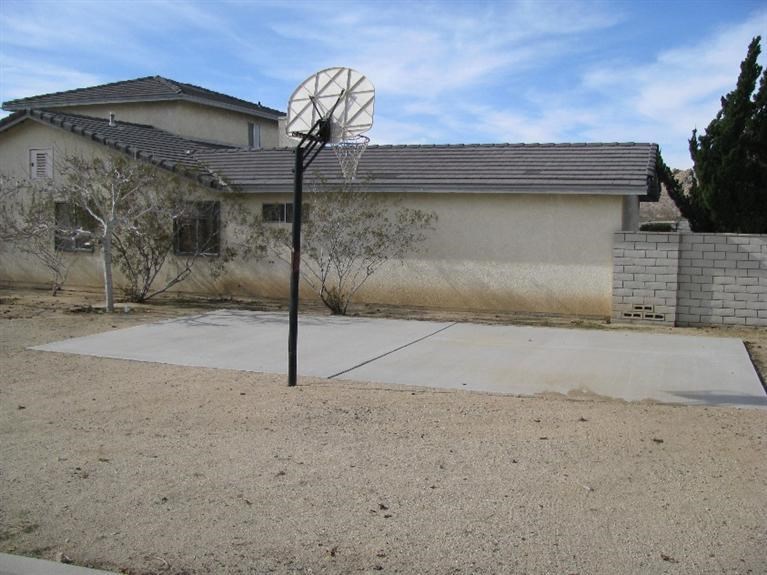 17898 Ohna Road Apple Valley, CA 92307 - Photo 40 of 42