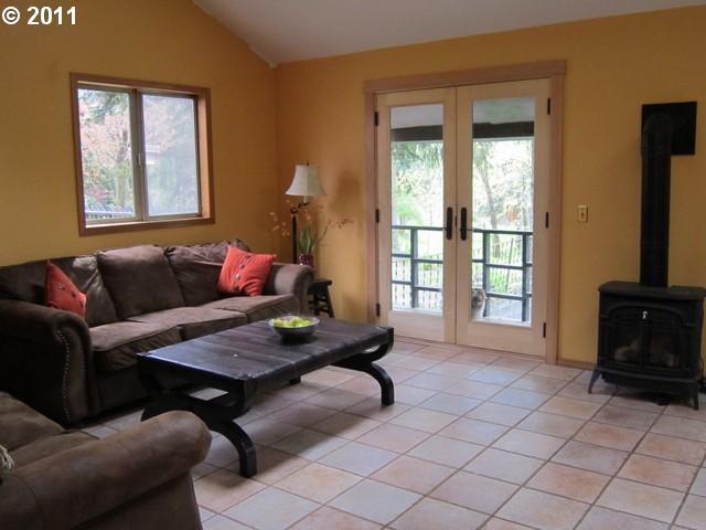 3519 Lippman Road Hood River, OR 97031 - Photo 14 of 16 Gallery Image 14