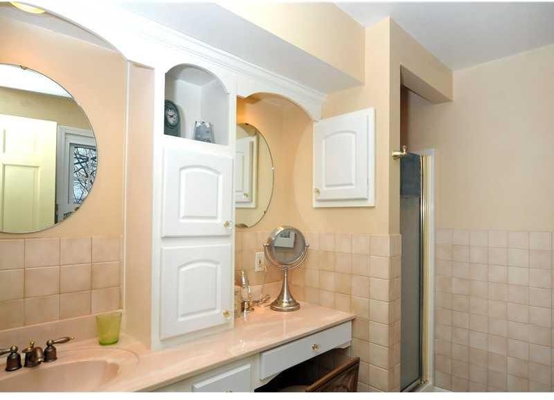 223 Wyngate Road Coraopolis, PA 15108 - Photo 18 of 24 Gallery Image 18