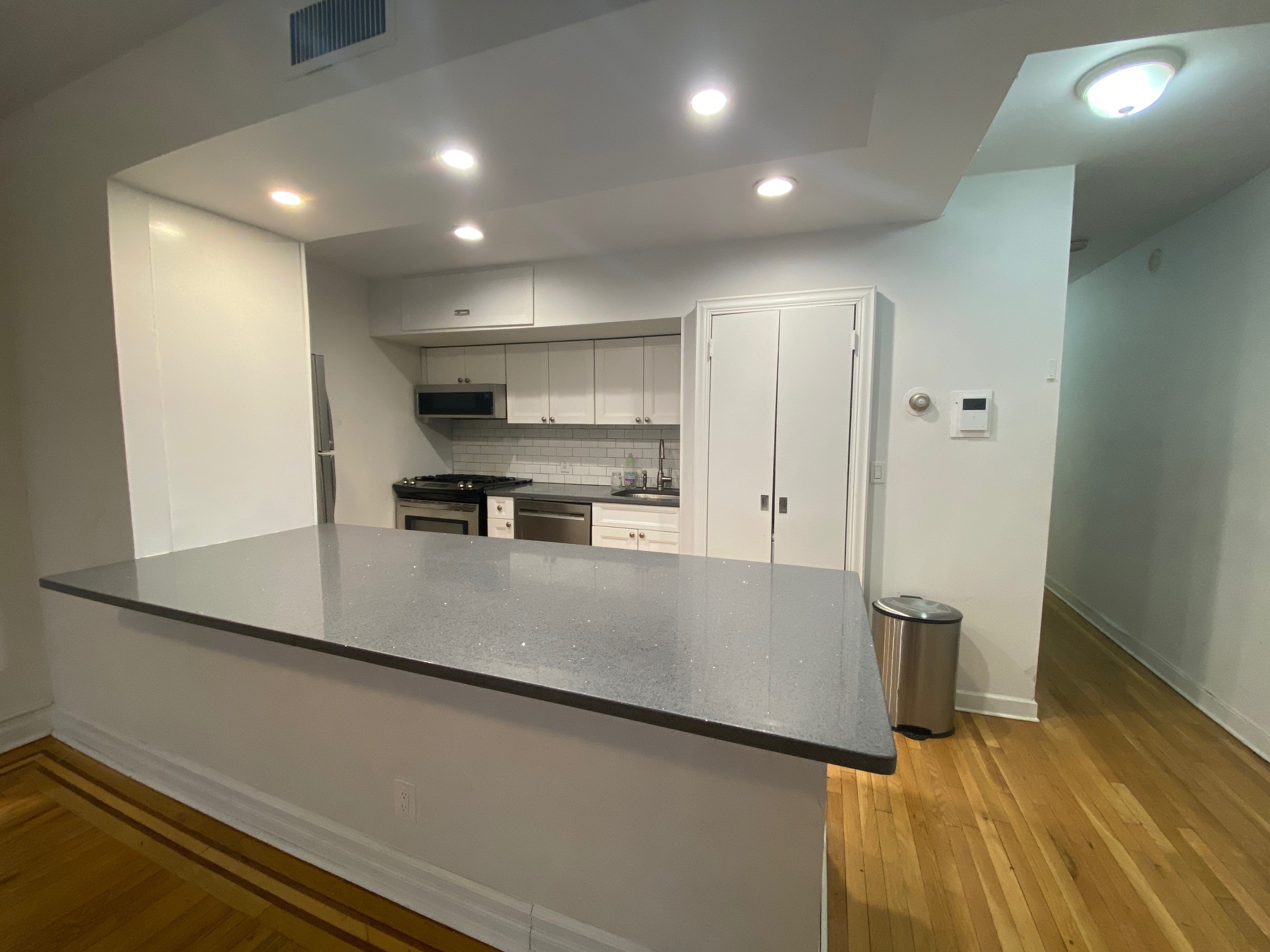 215 East 59th Street, Unit 2F Manhattan, NY 10022 - Photo 5 of 10