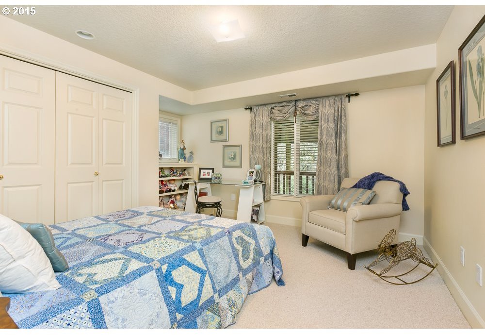 4270 Southeast Augusta Loop Gresham, OR 97080 - Photo 16 of 24 Gallery Image 16
