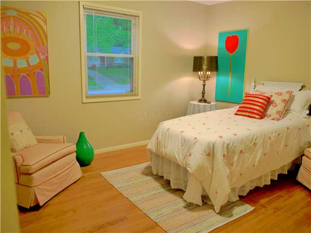 491 Fleda Road Memphis, TN 38120 - Photo 11 of 22 Room for lots of furniture