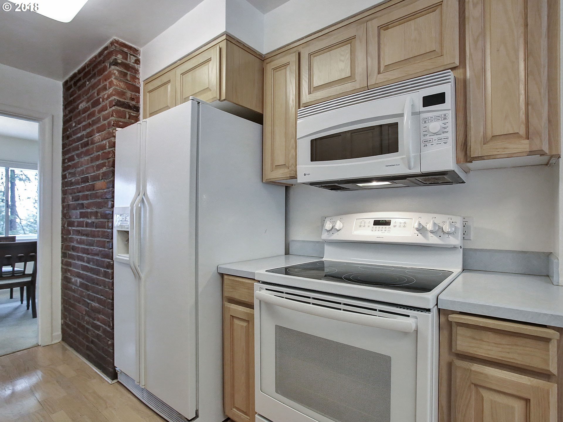 4821 Southwest 18th Place Portland, OR 97239 - Photo 17 of 31 Gallery Image 17