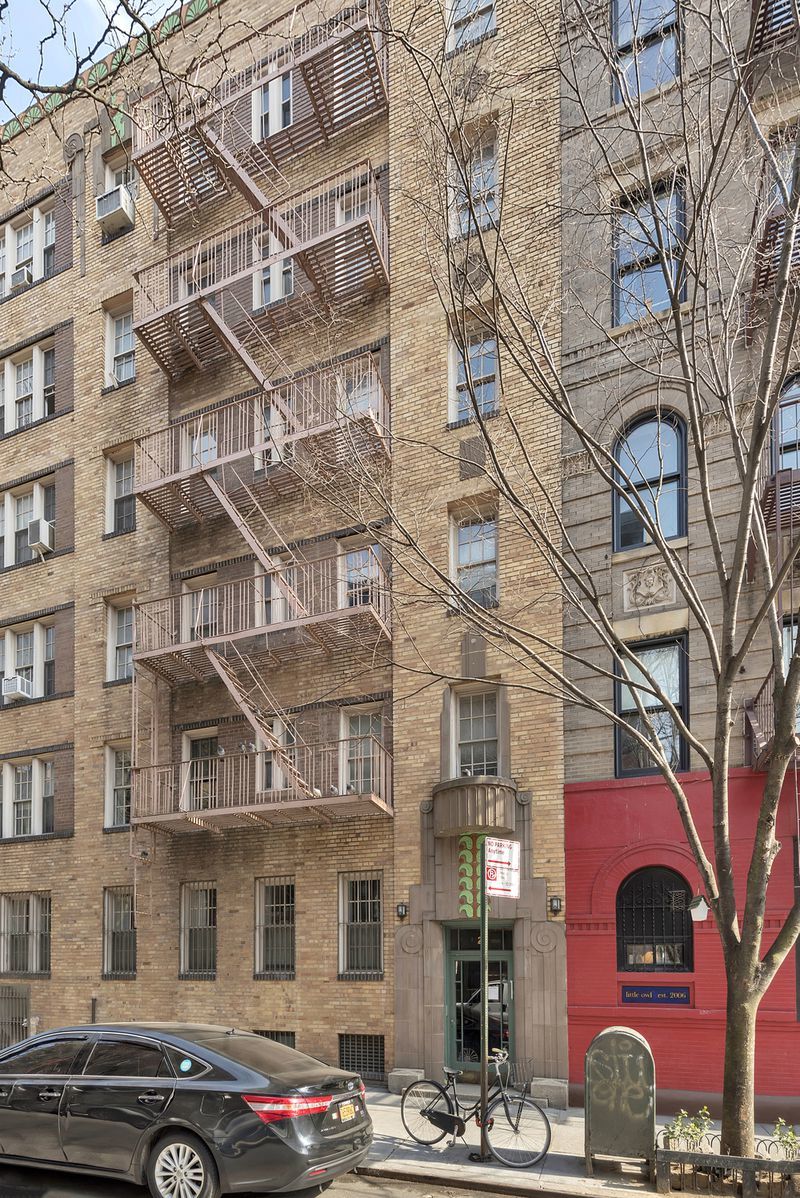 22 Grove Street, Unit 6D Manhattan, NY 10014 - Photo 5 of 7