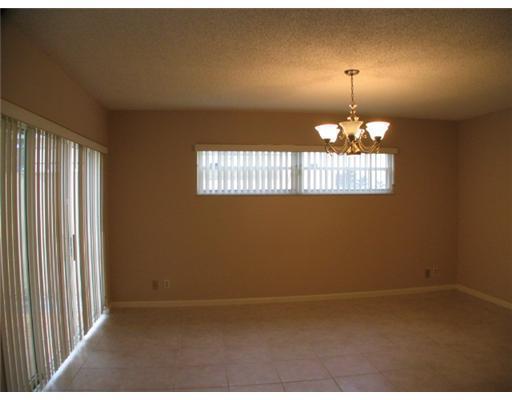 7428 Chablis Court, Unit 1A Boca Raton, FL 33433 - Photo 8 of 16