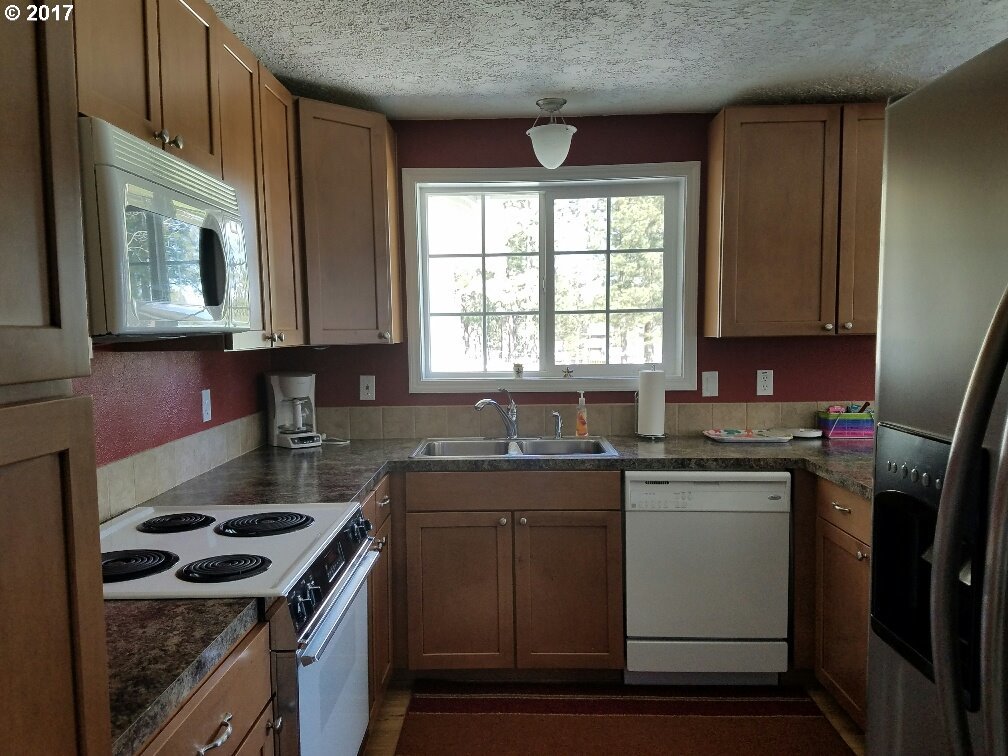 215 South Oak Road Tygh Valley, OR 97063 - Photo 12 of 15 Gallery Image 12