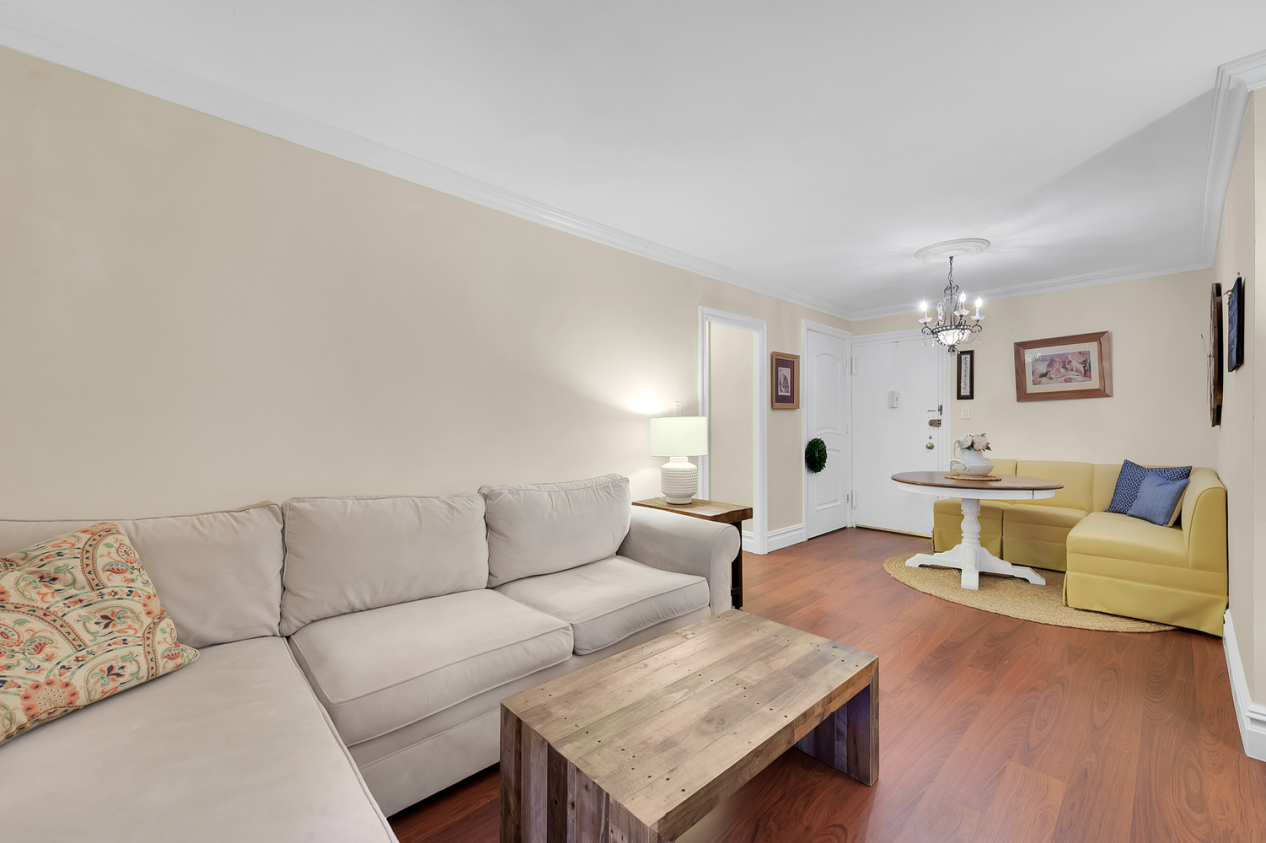 360 East 72nd Street, Unit A303 Manhattan, NY 10021 - Photo 4 of 7